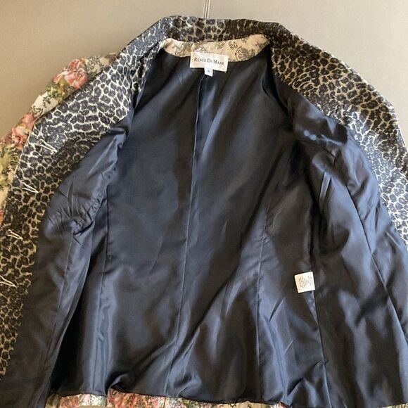 Renee DuMarr Women’s Floral Embroidered Fitted Blazer w/Animal Print Collar. - Picture 8 of 10